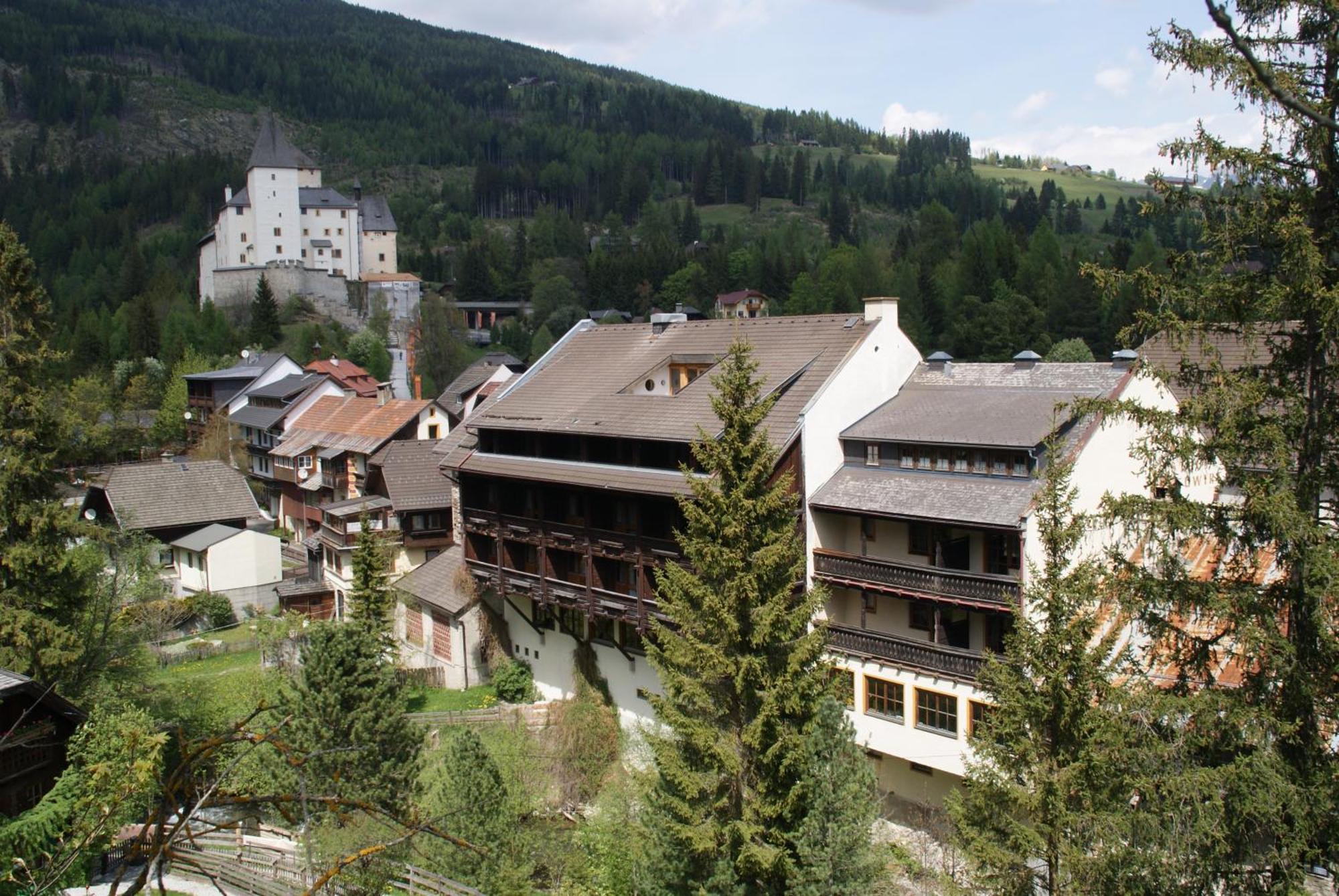 Hotel Neuwirt Mauterndorf  Exteriör bild